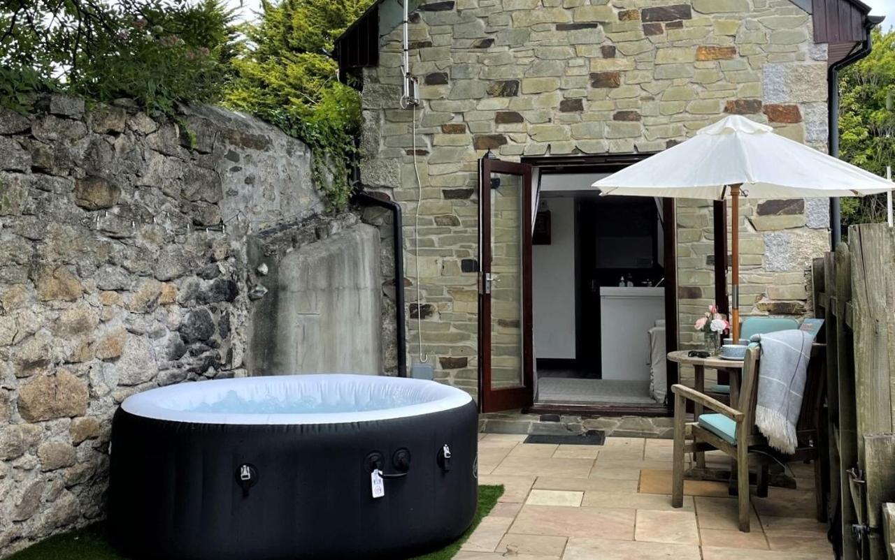 The Stables - Detached Cottage With Private Garden & Hot Tub St Austell Dış mekan fotoğraf