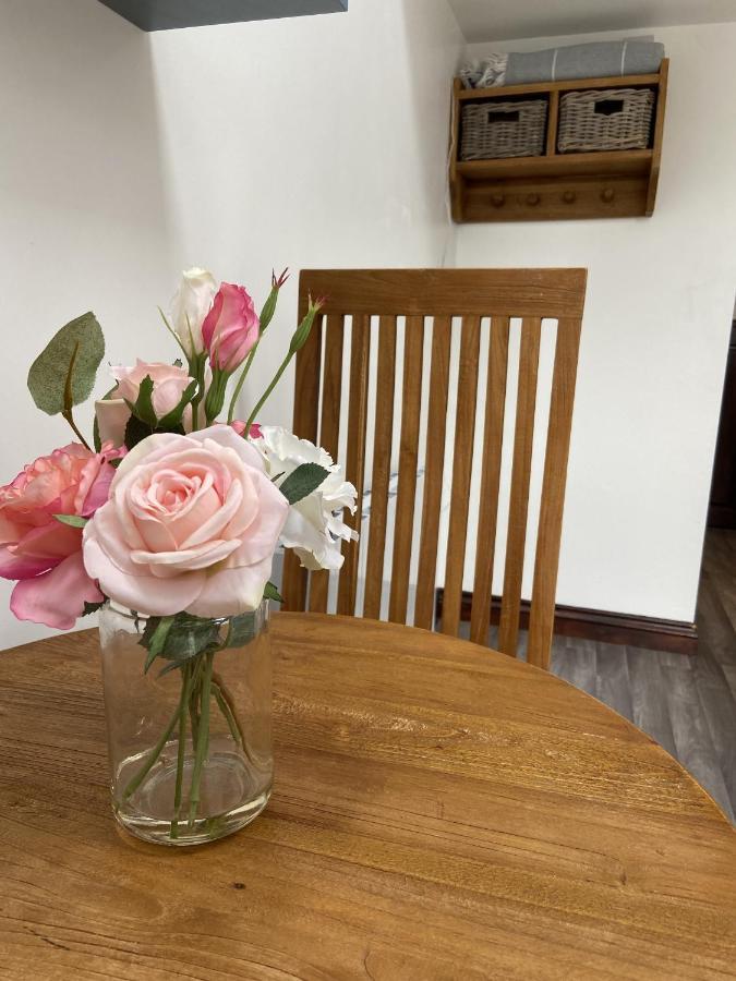The Stables - Detached Cottage With Private Garden & Hot Tub St Austell Dış mekan fotoğraf